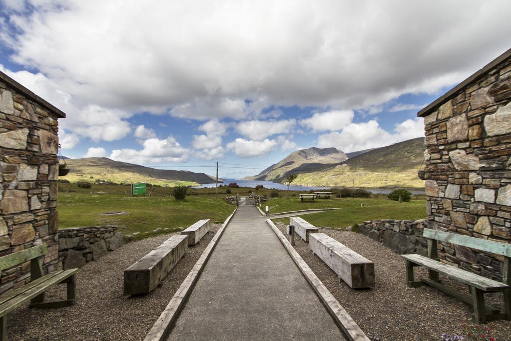 Hotel Killary Adventure Centre Leenaun Exterior foto